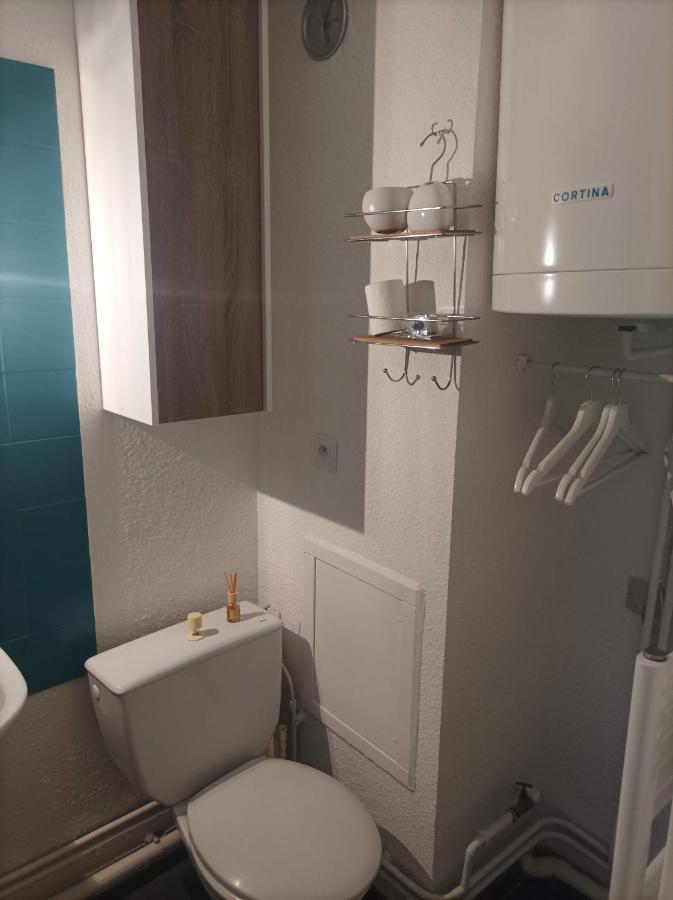 Village Apartment *
